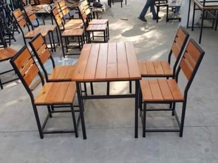 Thi công bàn ghế sắt gỗ tại Vinh Nghệ An